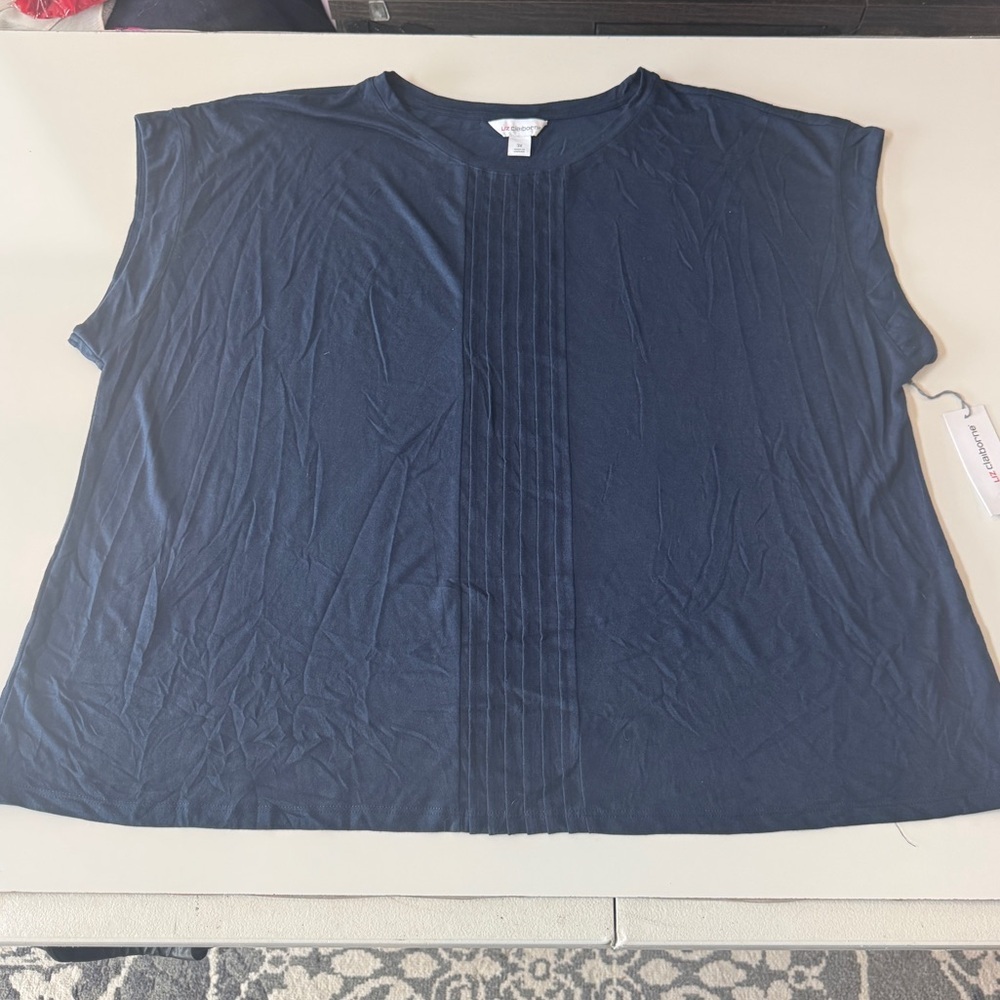Elegant Navy Short Sleeve Top
